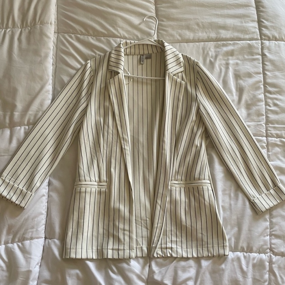 H&M stripped suit - Picture 2 of 3